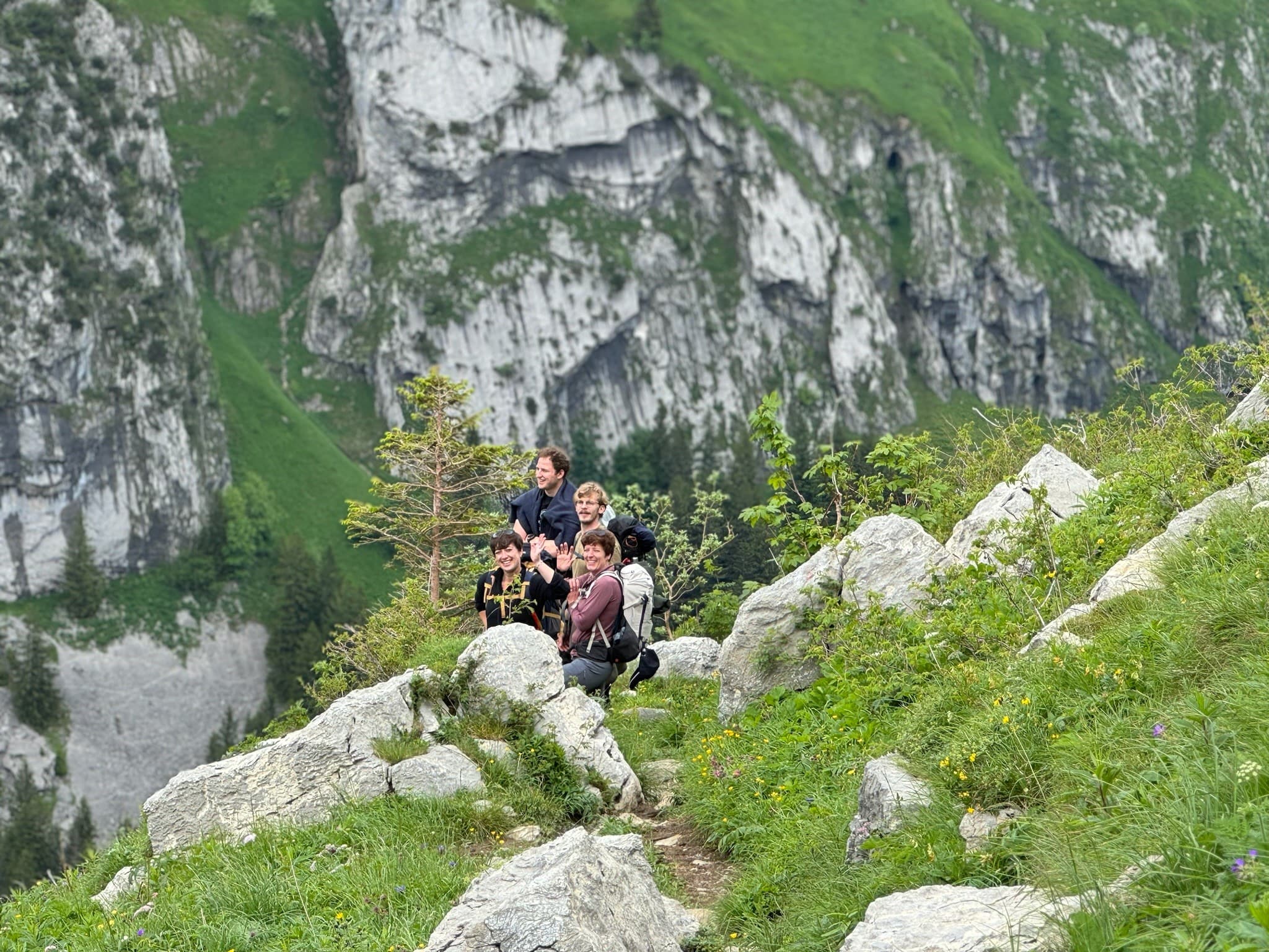 4 Gruppe Wandern Berg